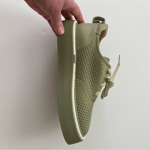 NWOB DAKKEM Women Sneakers - Picture 7 of 11